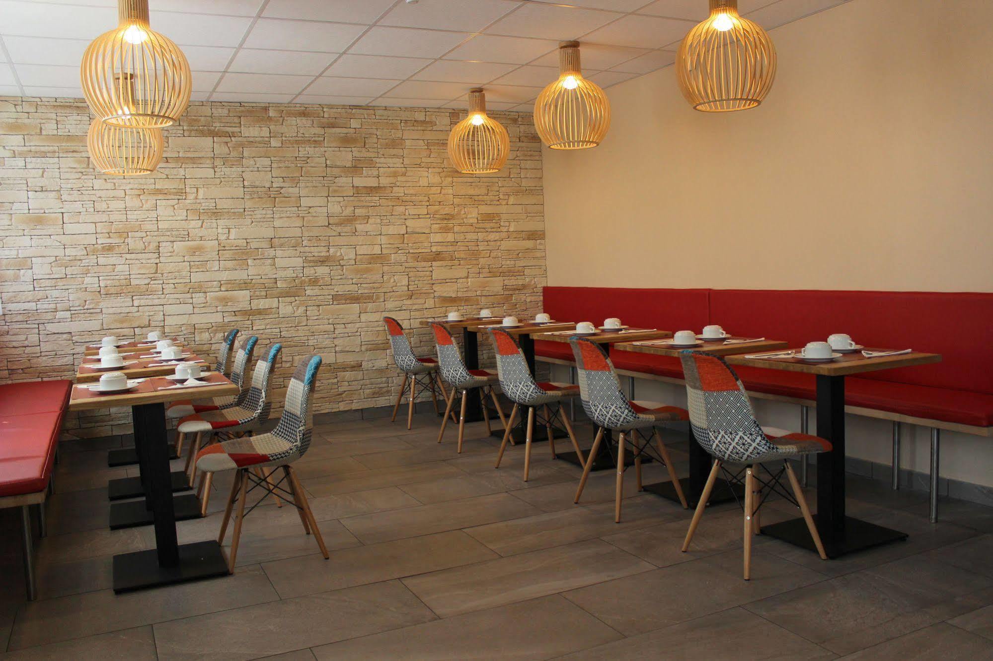 Wink Hotel Juvisy Esterno foto