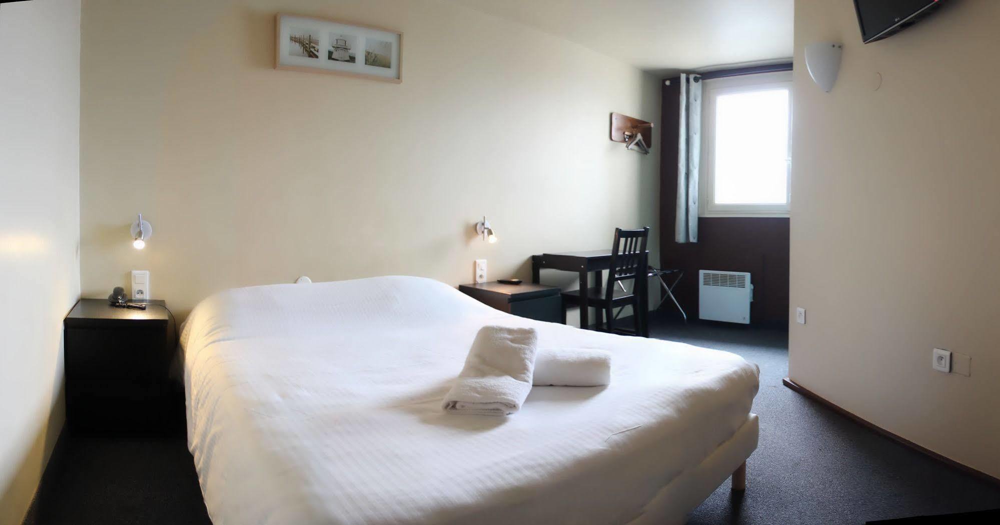 Wink Hotel Juvisy Esterno foto